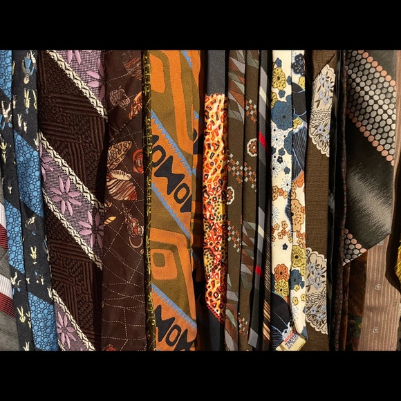 Vintage Ties: Two for $6, freshly laundered and ironed, in excellent condition! - Picture 1 of 8